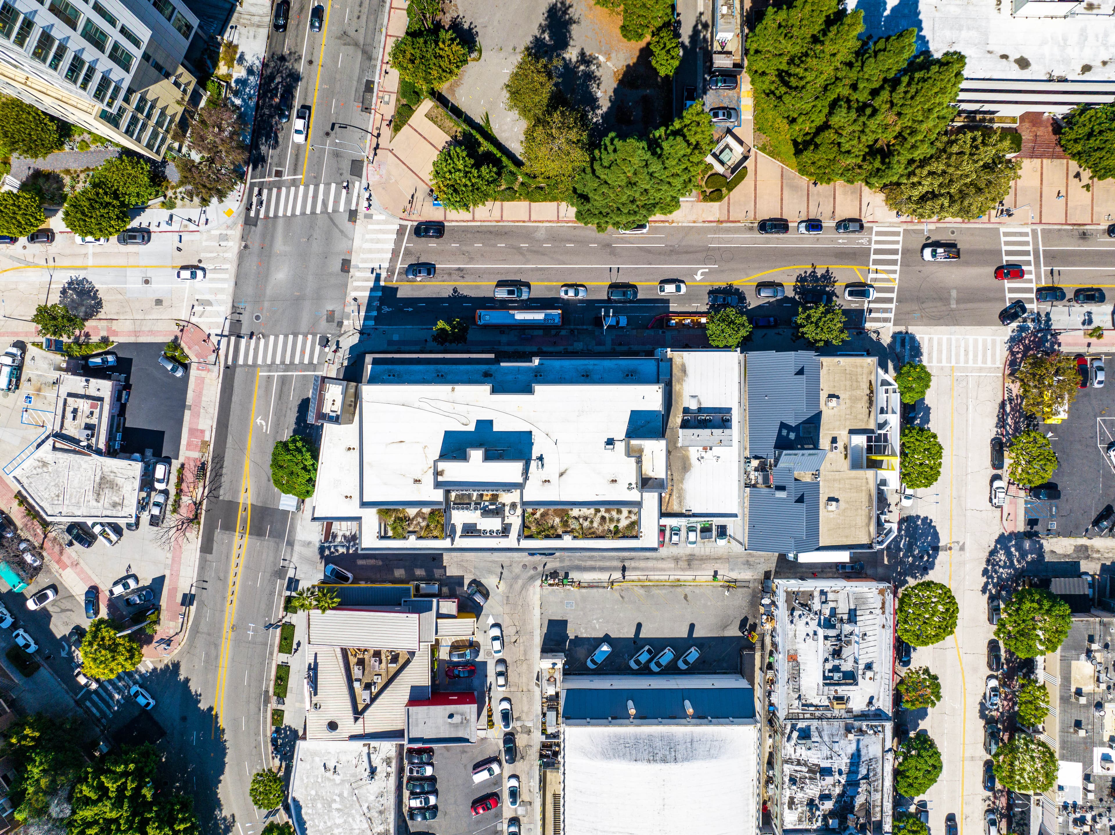 900 Gayley - Image 8